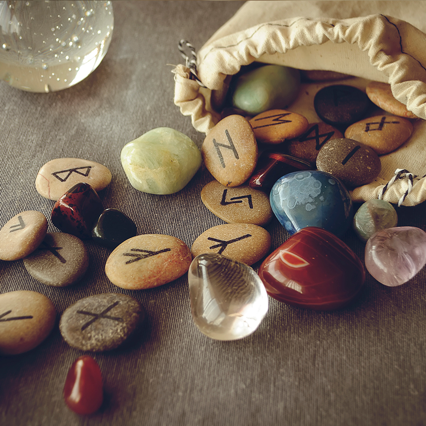 Oracle Des Runes Et Légendes Du Nord