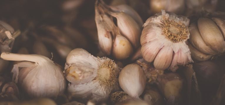 rituel à l'ail pour la voiture