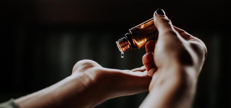 chakras et les huiles essentielles chakras et les huiles essentielles