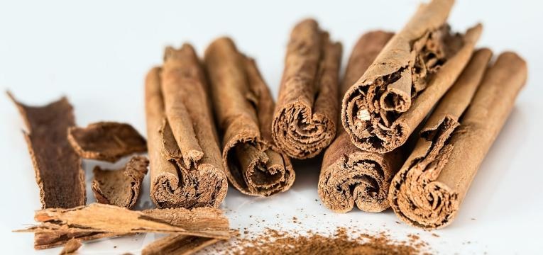l’huile essentielle de cannelle Ceylan (feuille)