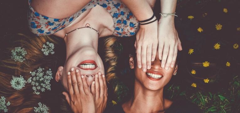 reconnaître les amitiés du passé