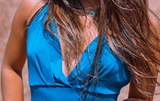 couleurs de vêtements pour le réveillon 2020 : bleu