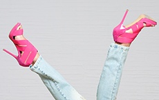 couleurs de vêtements pour le réveillon 2020 : rose fuchsia