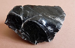 pierre qui soulage l'arthrose - L’obsidienne