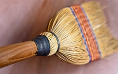 superstitions avec des objets : balai